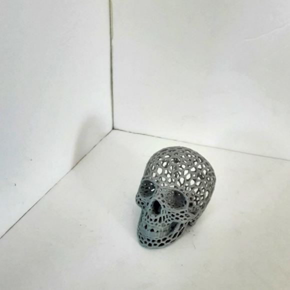 Little Grey Skull - Picture 1 of 6